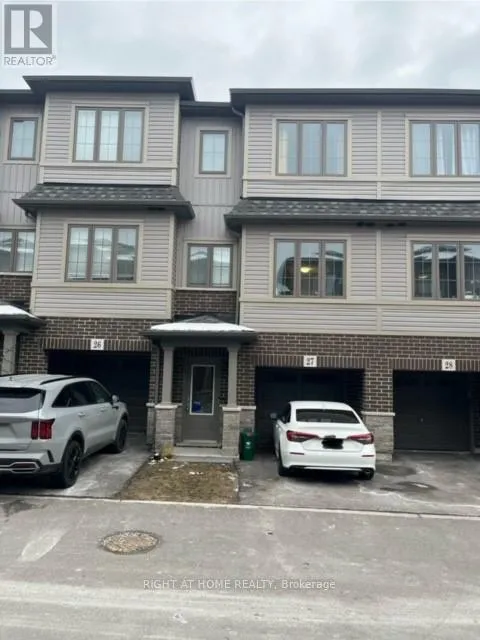 Row / Townhouse for rent: 27 - 124 Compass Trail, Cambridge, Ontario N3E 0E3