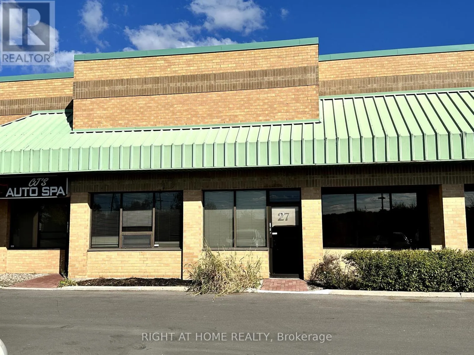 27 - 17075 Leslie Street, Newmarket, Ontario L3Y 8E1