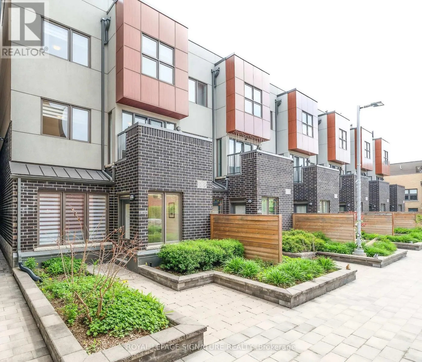 Row / Townhouse for rent: 27 - 1972 Victoria Park Avenue, Toronto, Ontario M1R 1V1