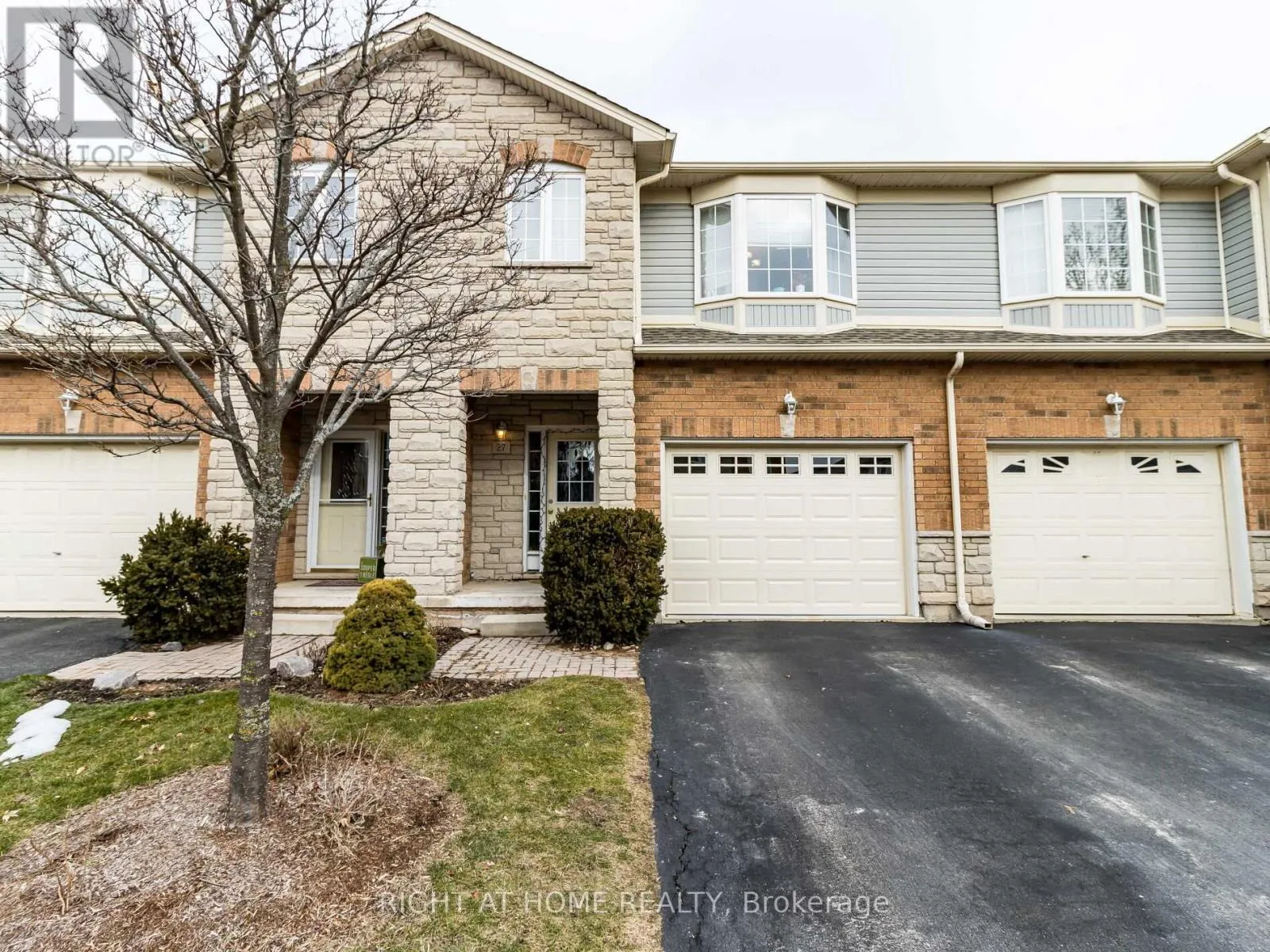 Row / Townhouse for rent: 27 - 2229 Walker's Line, Burlington, Ontario L7M 4X4