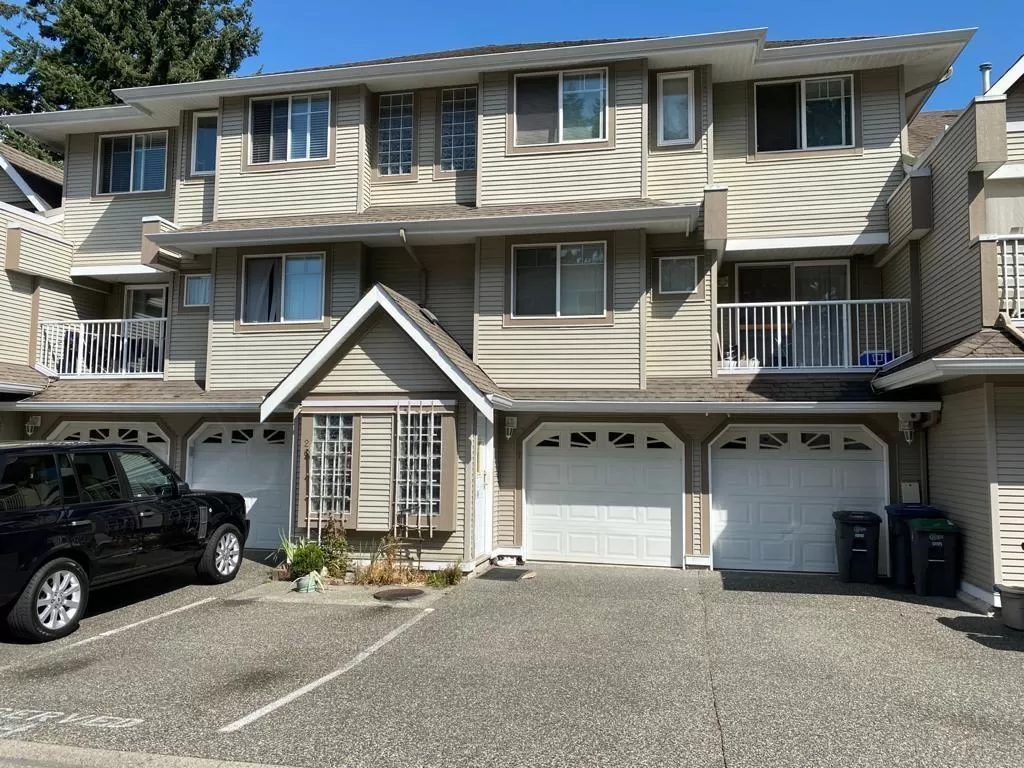 Row / Townhouse for rent: 27 8289 121a Street, Surrey, British Columbia V3W 1G6