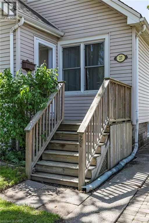 House for rent: 27 Barons Avenue N, Hamilton, Ontario L8H 5A3