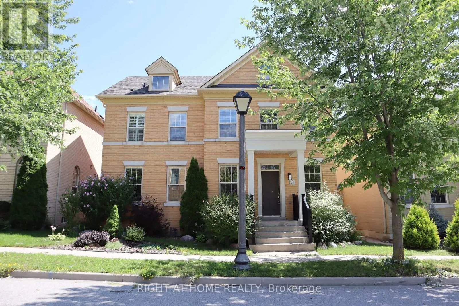 House for rent: 27 Bonheur Road, Markham, Ontario L6C 0A3