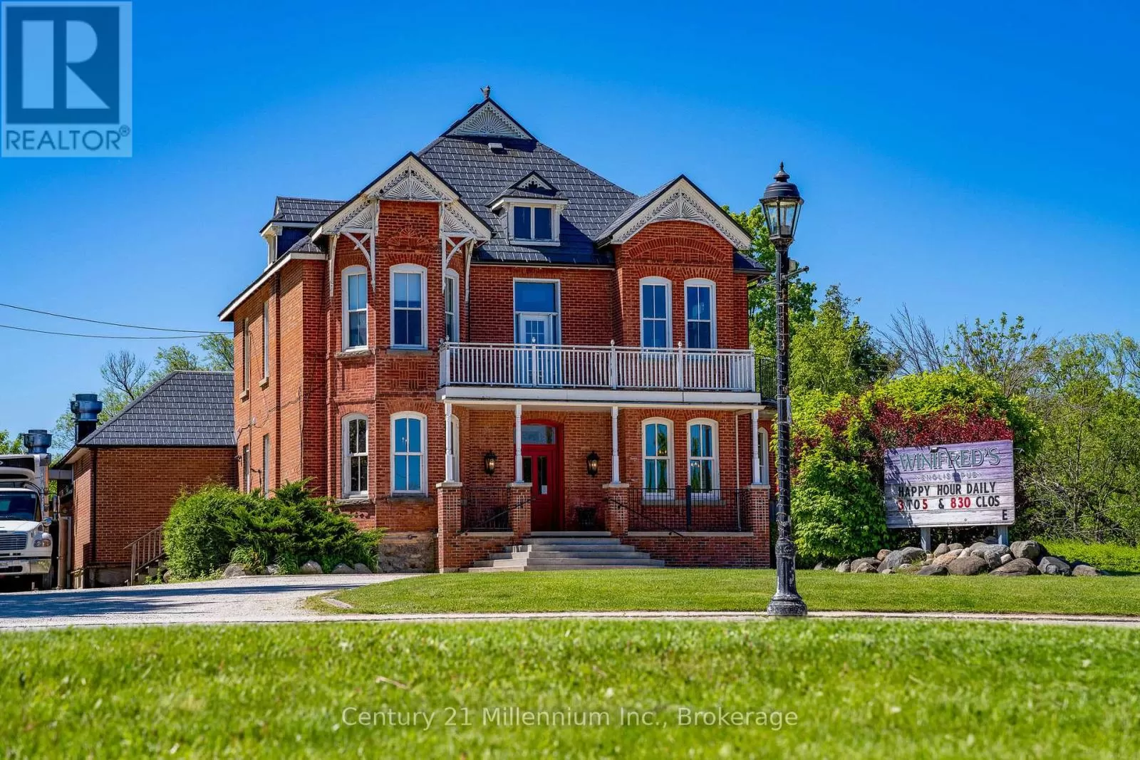 27 Bridge Street, Blue Mountains, Ontario N0H 2P0