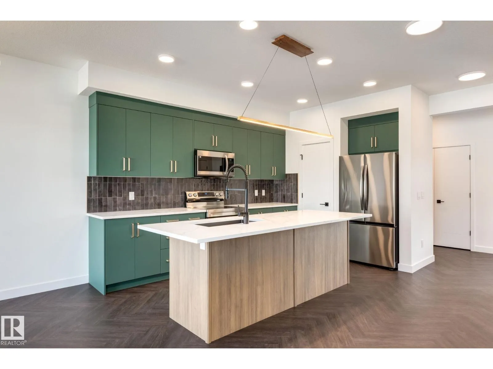 Duplex for rent: 27 Chartres Cl, St. Albert, Alberta T8T 2C9