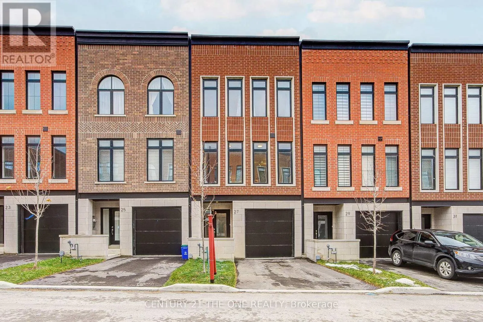 Row / Townhouse for rent: 27 Chestnut Court, Aurora, Ontario L4G 7C4