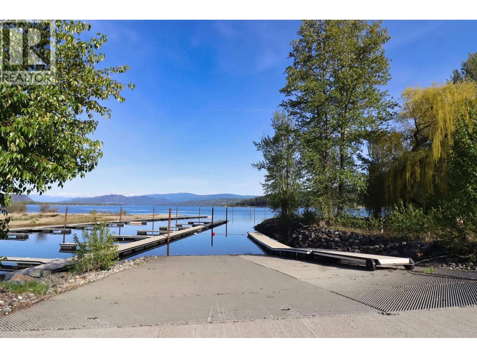 Other for rent: 27 Cottonwood Drive, Lee Creek, British Columbia V0E 1M4