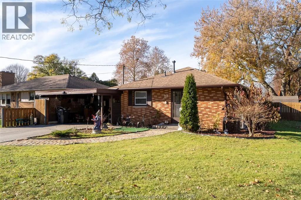 House for rent: 27 Hillcrest Avenue, Chatham, Ontario N7M 4E9