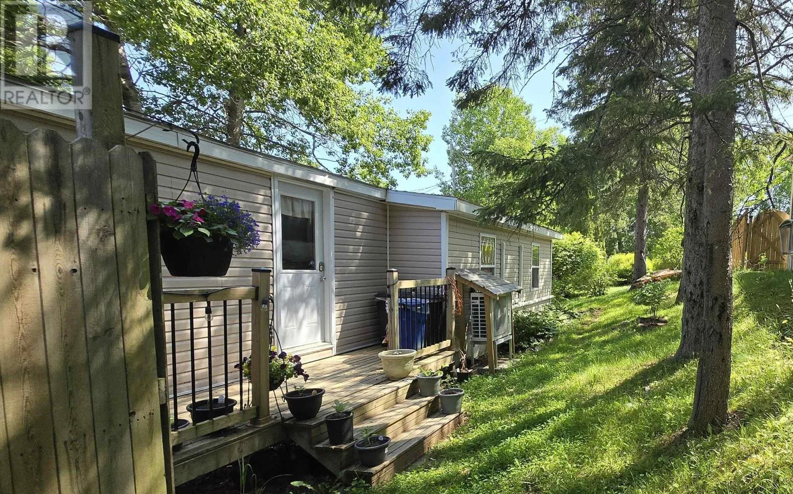 Mobile Home for rent: 27 Pinecrest Drive, New Minas, Nova Scotia B4N 4W5