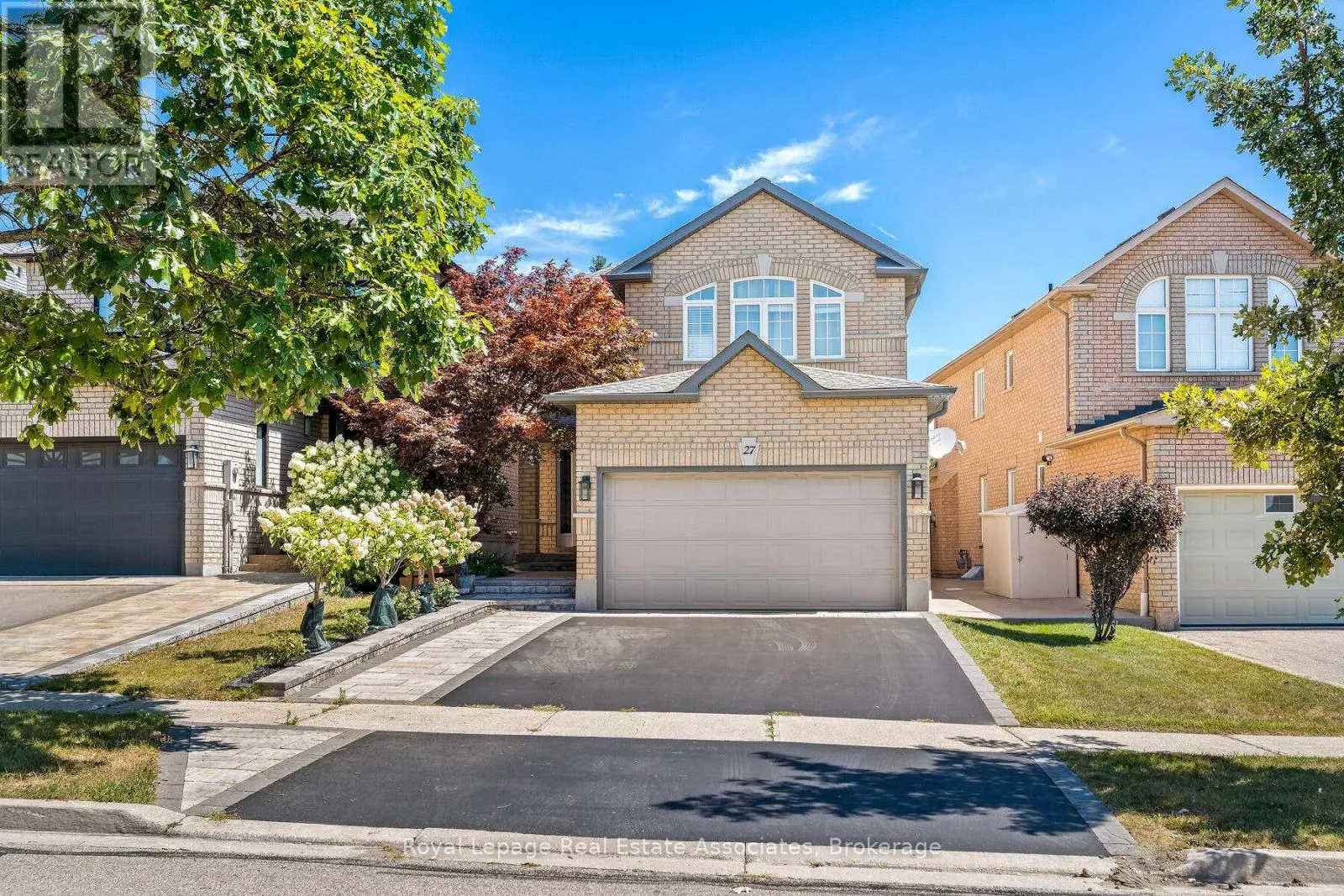 House for rent: 27 Royal Ridge Crescent, Vaughan, Ontario L6A 2T1