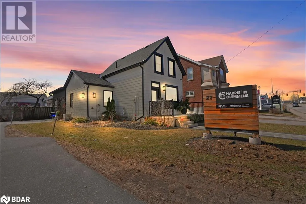 27 Victoria Street, Barrie, Ontario L4N 2H5