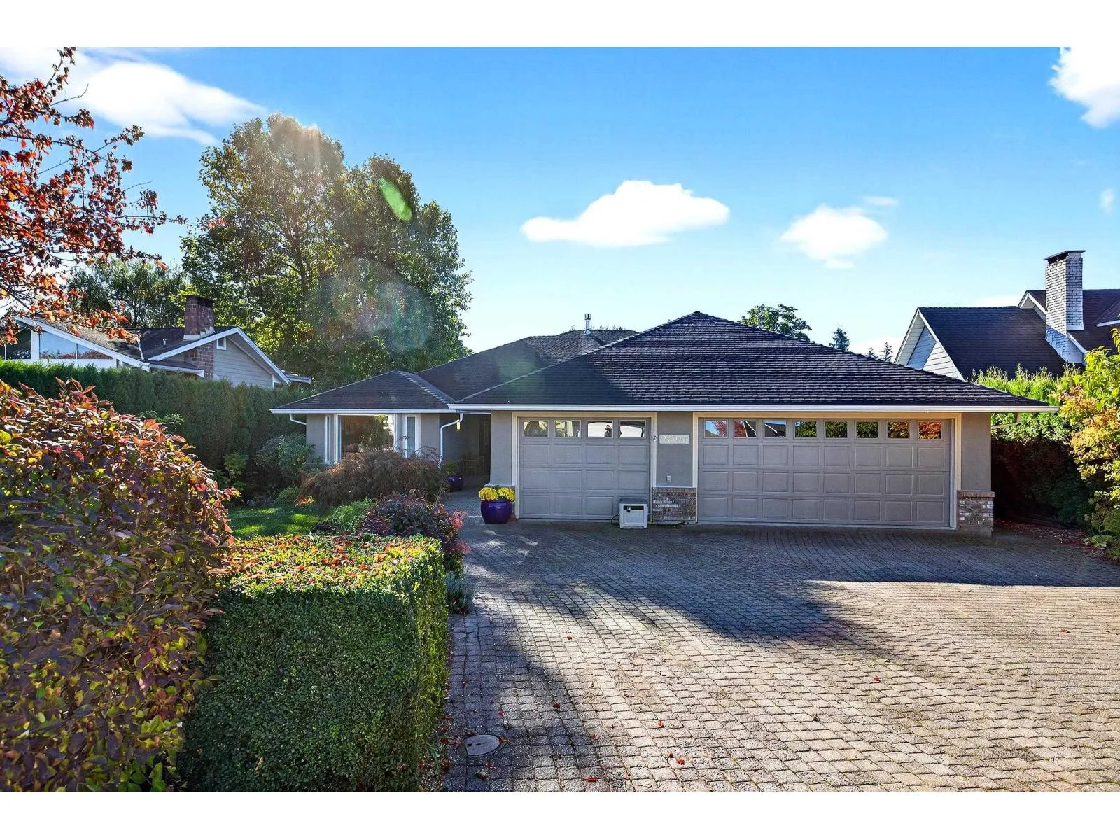 House for rent: 27012 25 Avenue, Langley, British Columbia V4W 3W5