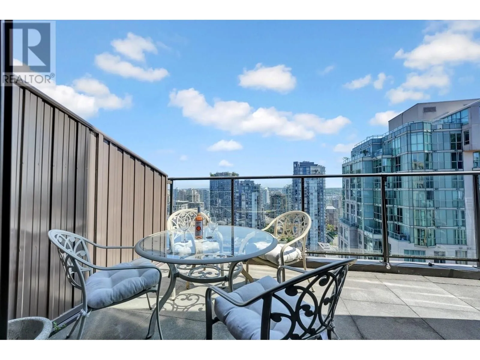 Apartment for rent: 2703 1189 Howe Street, Vancouver, British Columbia V6Z 2X4