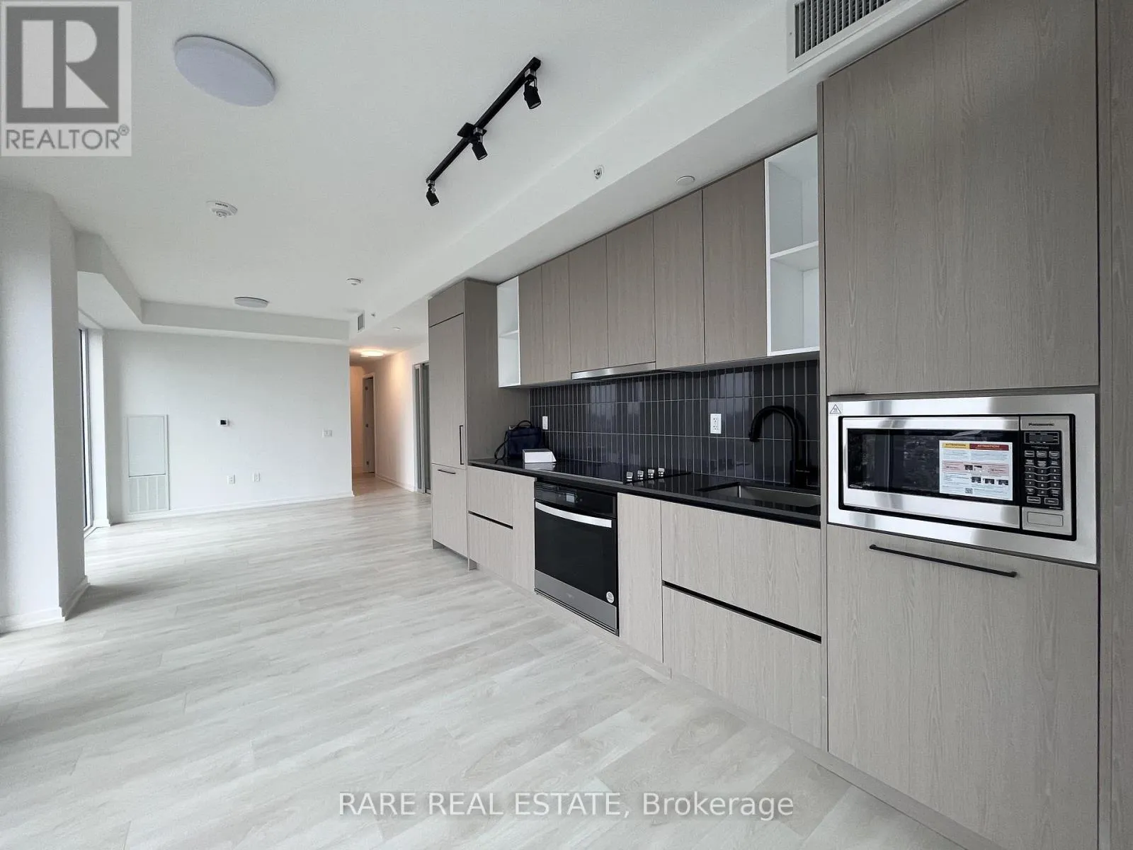 Apartment for rent: 2704 - 1285 Dupont Street, Toronto, Ontario M6H 0E3