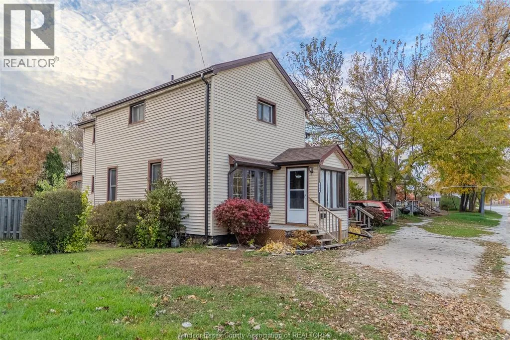 House for rent: 2706 Front Road, LaSalle, Ontario N9J 2N5