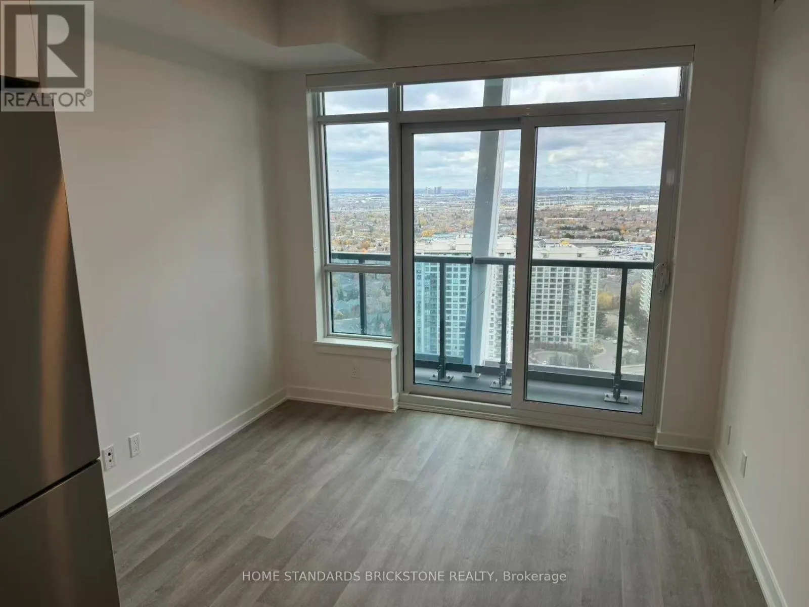 Apartment for rent: 2707 - 50 Upper Mall Way, Vaughan, Ontario L4J 4P8