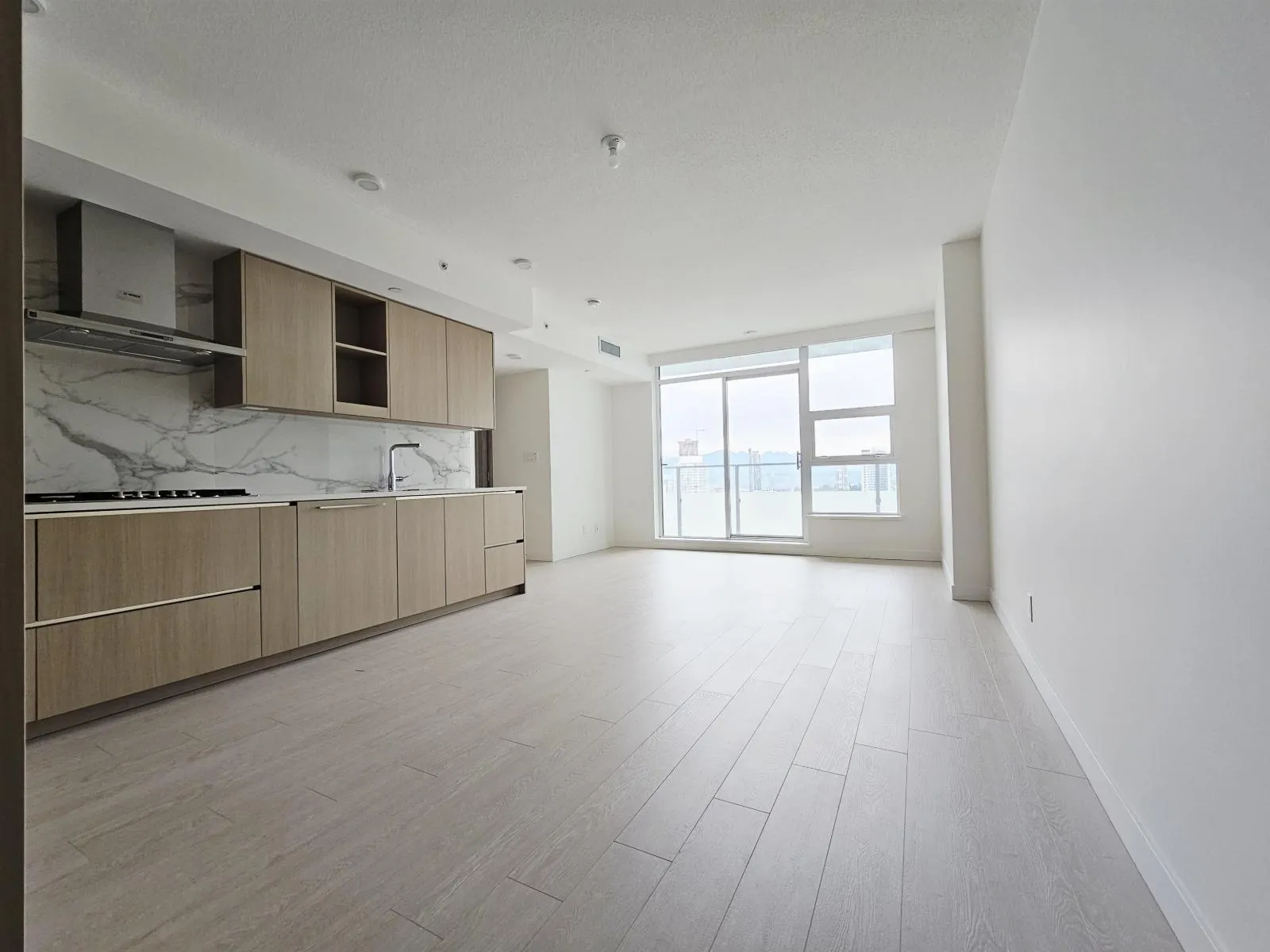 Apartment for rent: 2709 13768 100 Avenue, Surrey, British Columbia V3T 0V2