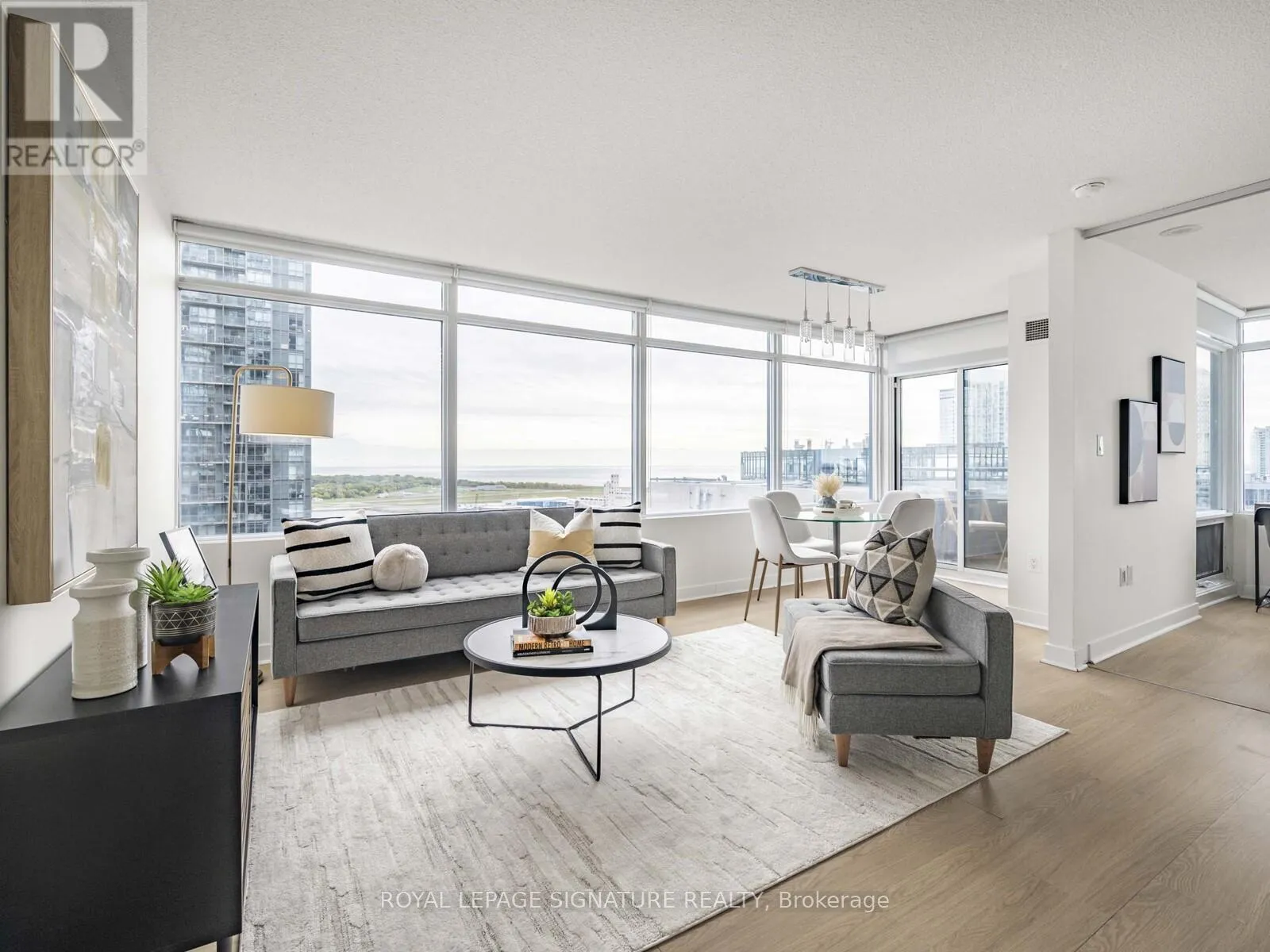 Apartment for rent: 2709 - 25 Telegram Mews, Toronto, Ontario M5V 3Z1