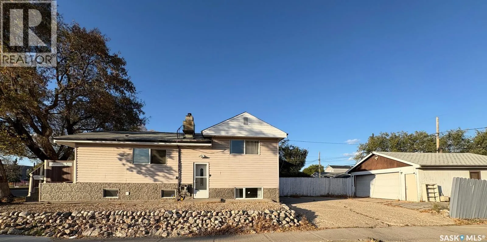 House for rent: 271 Broad Street, Regina, Saskatchewan S4R 1X1