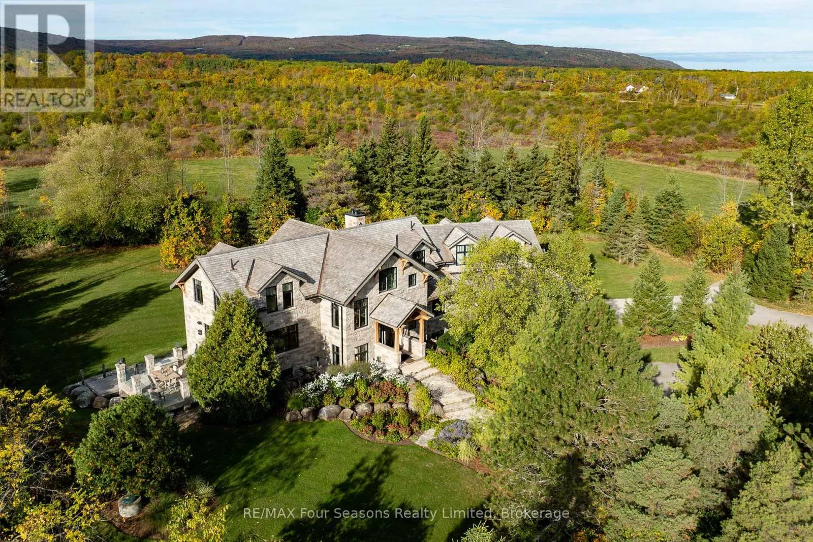 House for rent: 2710 Nottawasaga 10 Concession N, Clearview, Ontario L0M 1P0