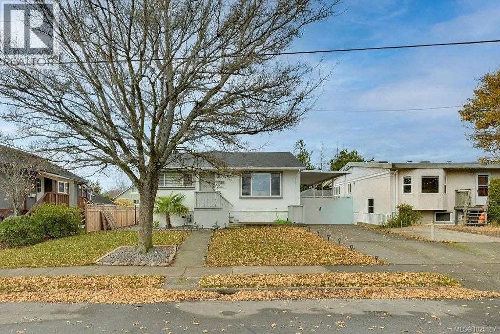 House for rent: 2710 Victor St, Victoria, British Columbia V8R 4E4