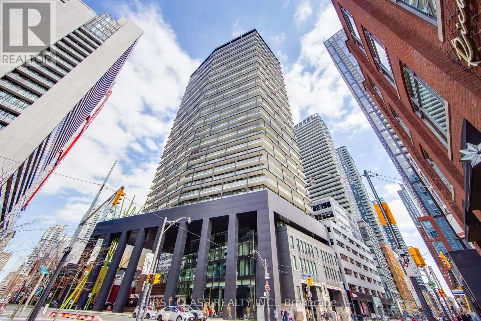 Apartment for rent: 2713 - 125 Peter Street, Toronto, Ontario M5V 2G9