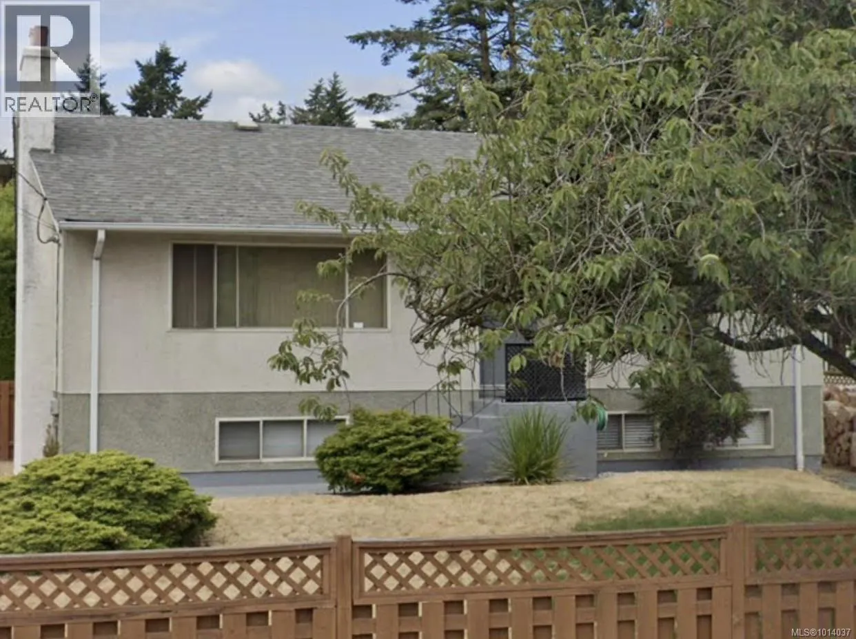 House for rent: 2716 Claude Rd, Langford, British Columbia V9B 3T6