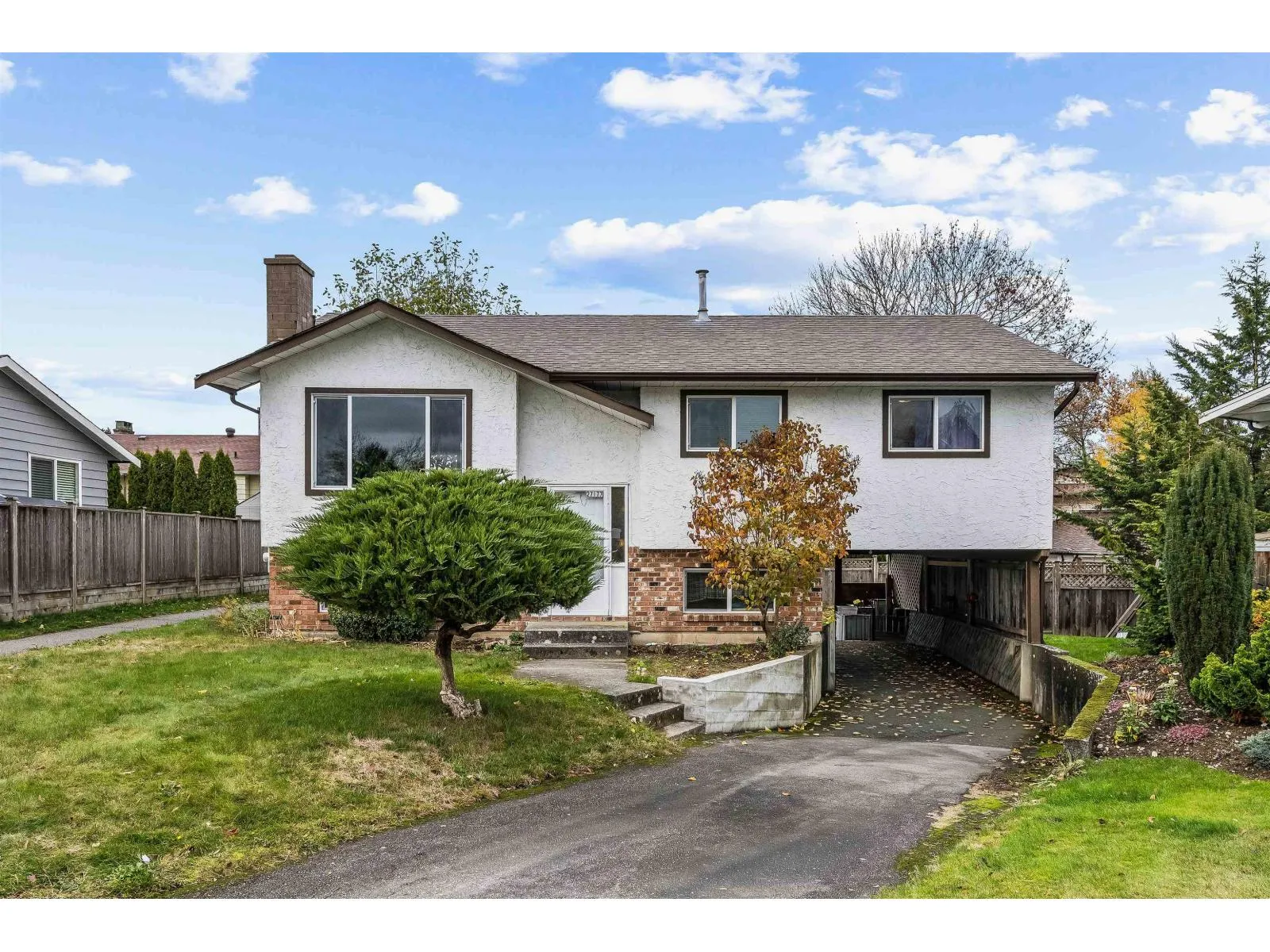 House for rent: 27177 33a Avenue, Langley, British Columbia V4W 3H5