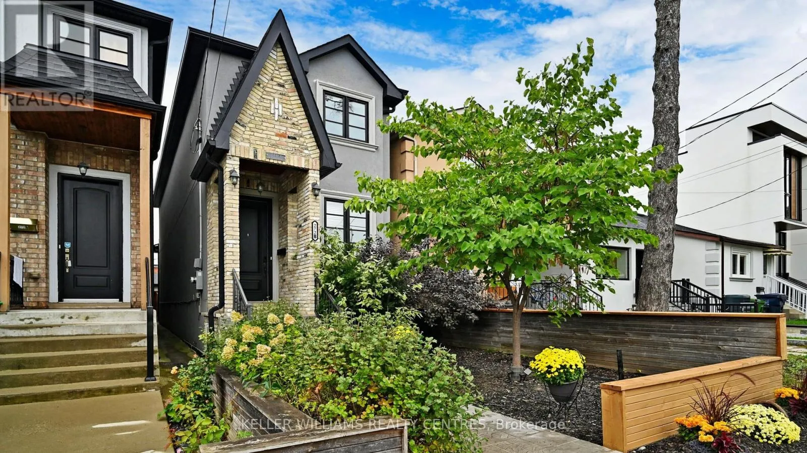 House for rent: 272 B Boon Avenue, Toronto, Ontario M6E 3Z9