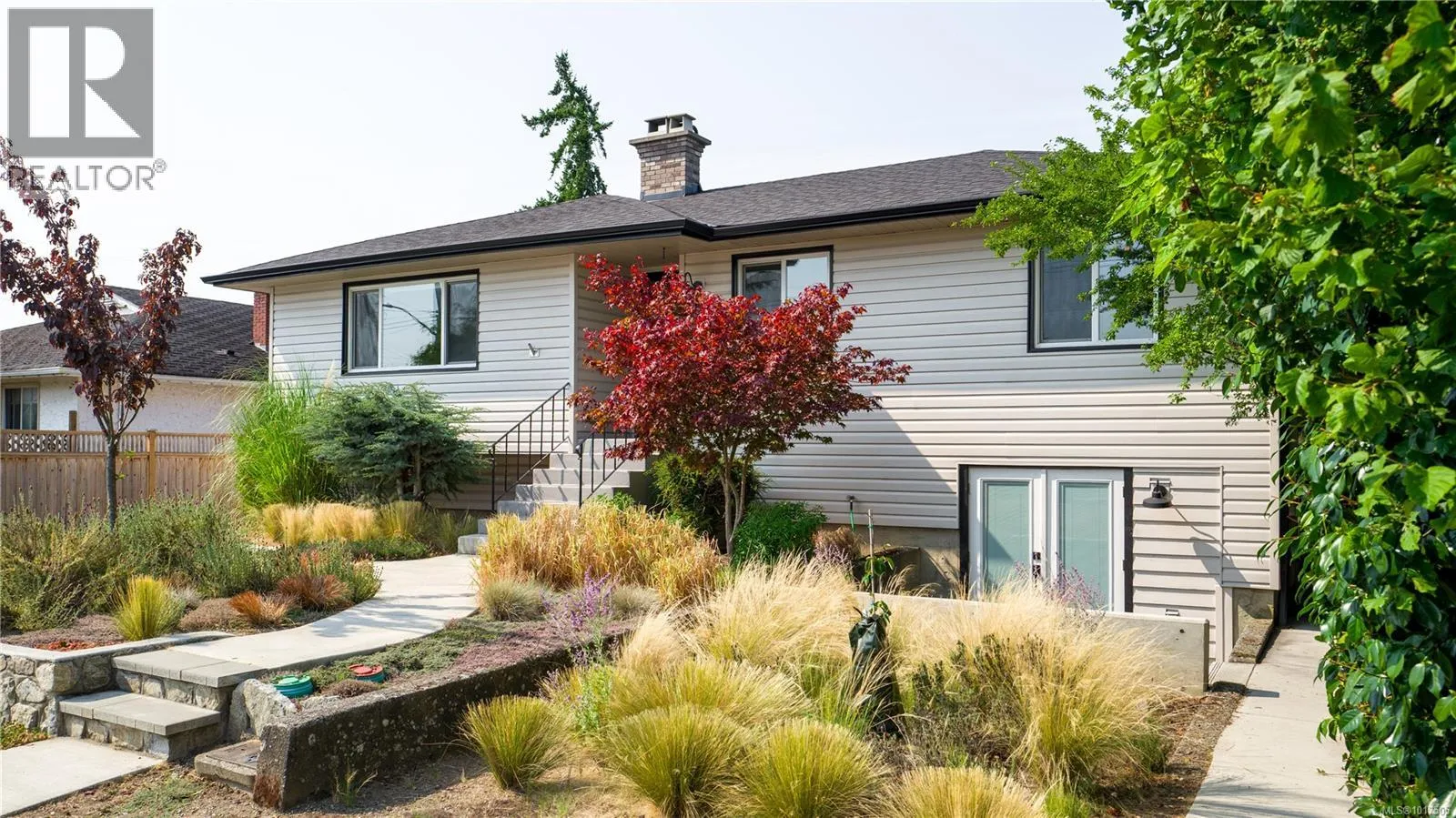 House for rent: 2720 Foul Bay Rd, Saanich, British Columbia V8R 5B7