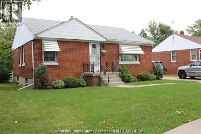 House for rent: 2724 Dominion Blvd, Windsor, Ontario N9E 2M6