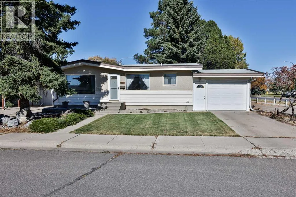 House for rent: 2727 7a Avenue N, Lethbridge, Alberta T1H 1A5