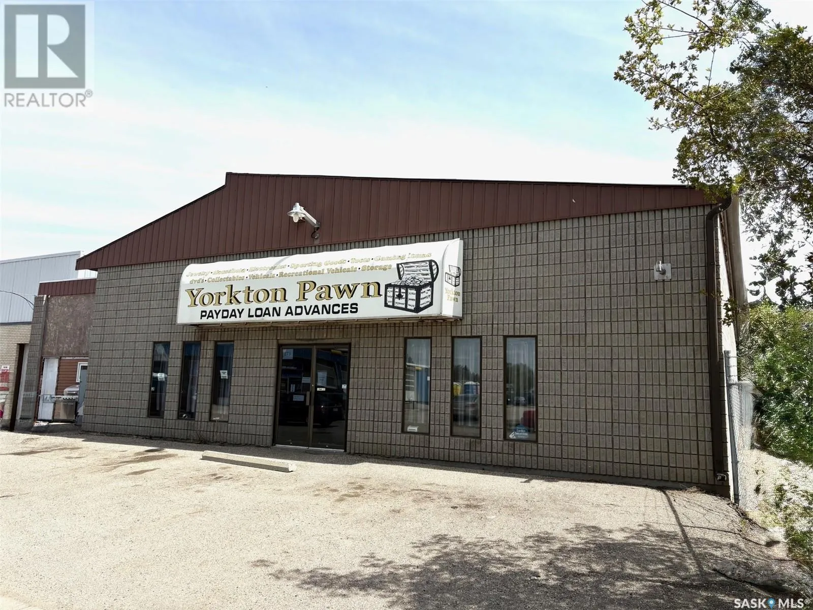 Retail for rent: 273 Myrtle Avenue, Yorkton, Saskatchewan S3N 1R5
