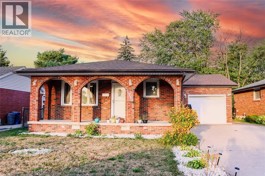 House for rent: 2732 Armstrong Avenue, Windsor, Ontario N8T 2G4