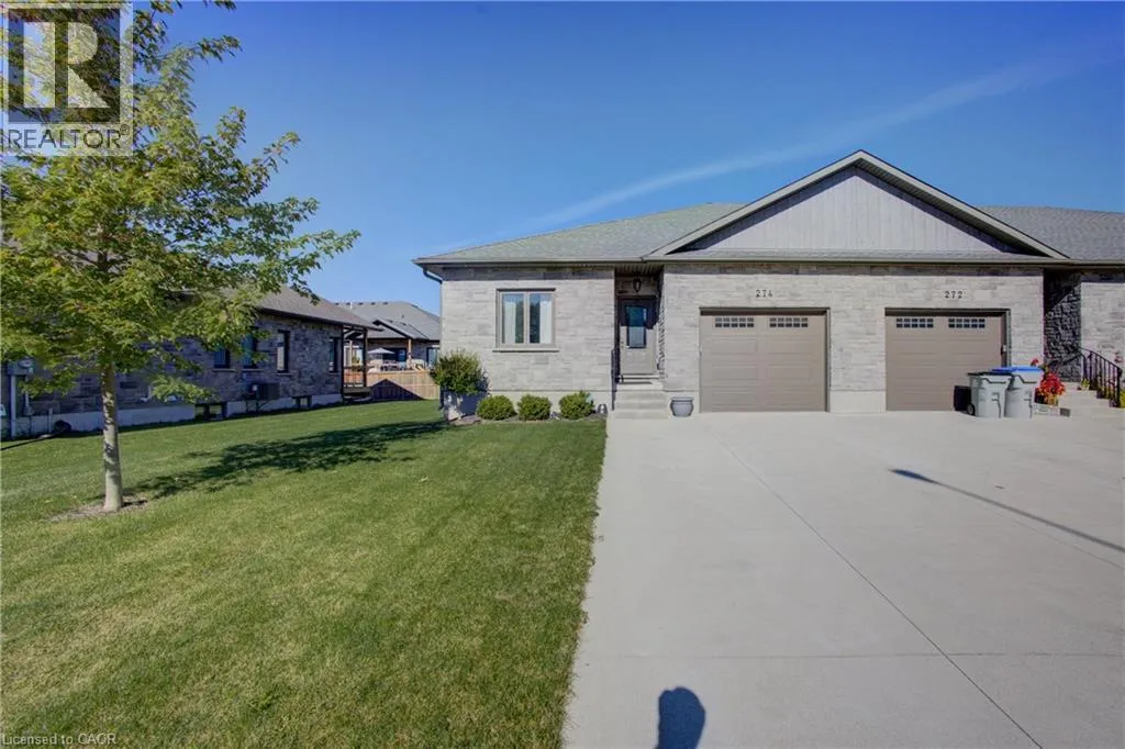 Row / Townhouse for rent: 274 Mccourt Place, Atwood, Ontario N0G 1B0