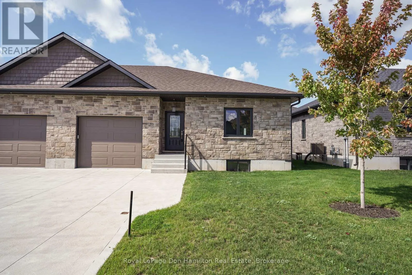 House for rent: 274 Queen Street S, North Perth, Ontario N0G 1B0