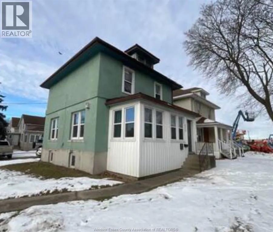 Duplex for rent: 274 St. Clair Street, Chatham, Ontario N7L 3K1