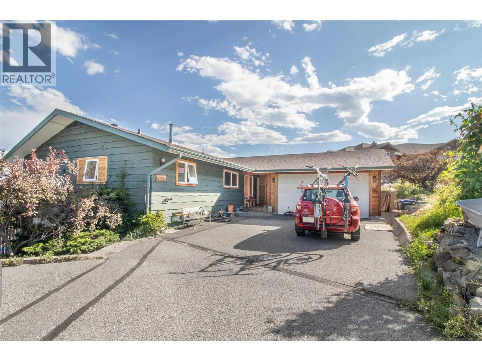 House for rent: 2741 Sugosa Place, West Kelowna, British Columbia V4T 2X3