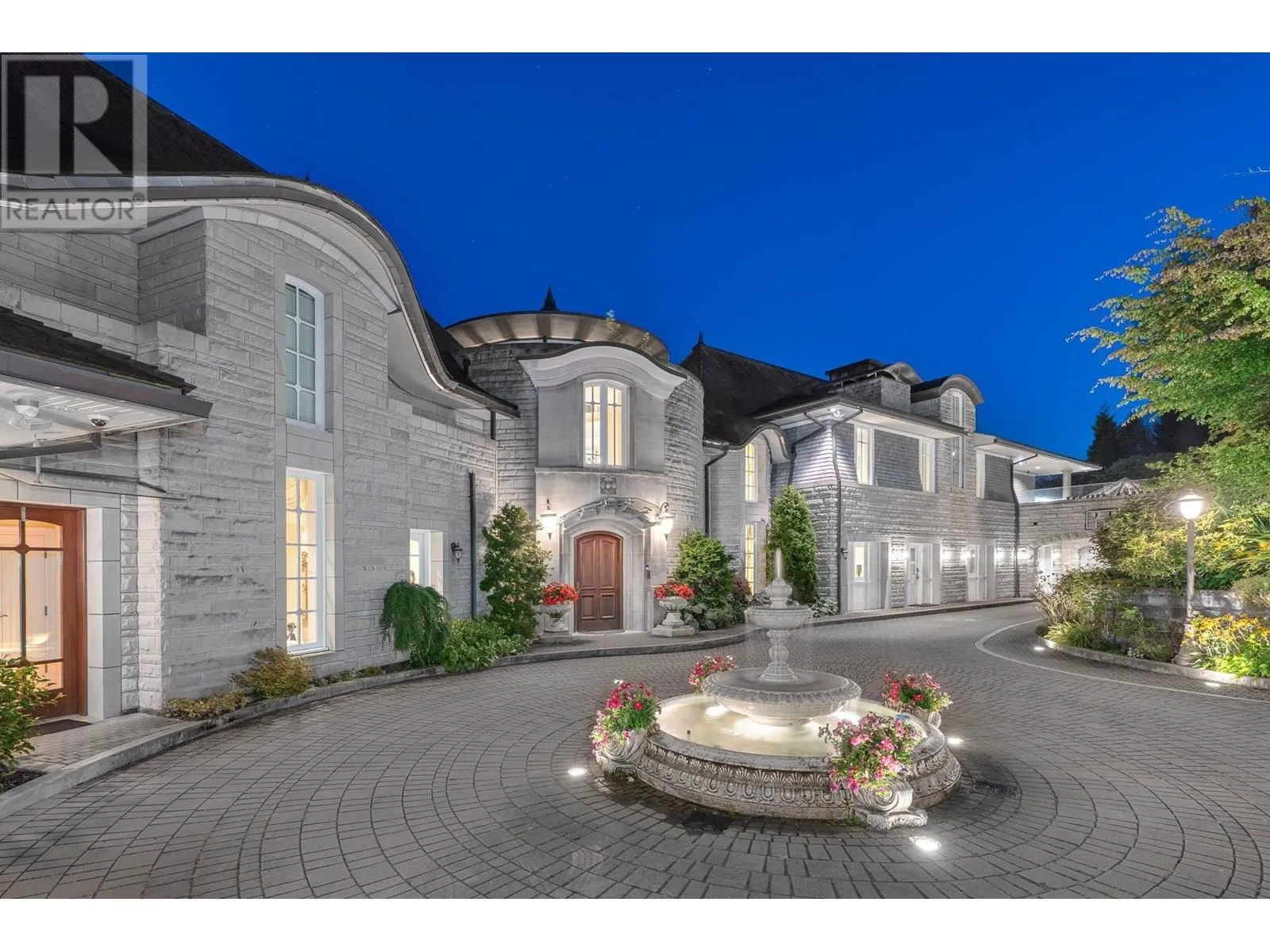 House for rent: 2743 Willoughby Road, West Vancouver, British Columbia V7S 3K3