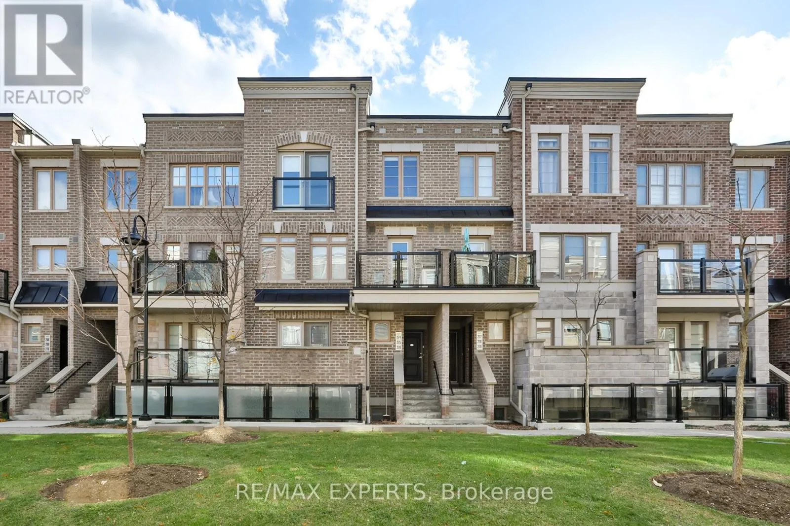 Row / Townhouse for rent: 275 - 60 Parrotta Drive, Toronto, Ontario M9M 0E5