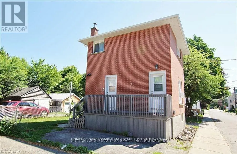 House for rent: 275 Raglan Road N, Kingston, Ontario K7K 1L7