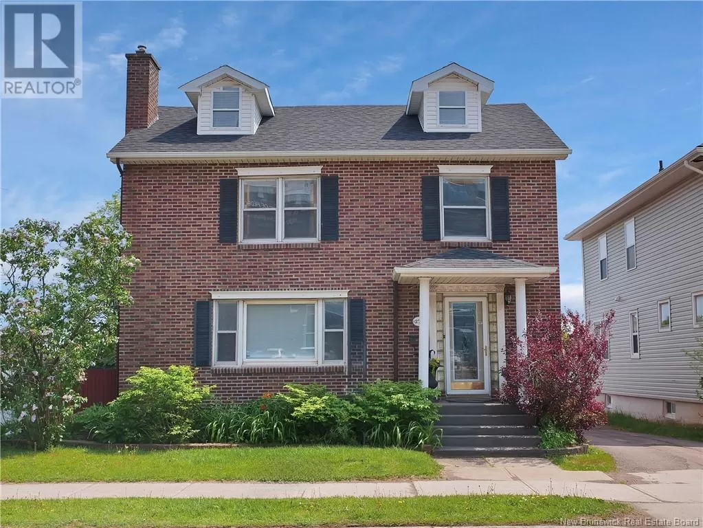 House for rent: 275 Universite Avenue, Moncton, New Brunswick E1C 5K4