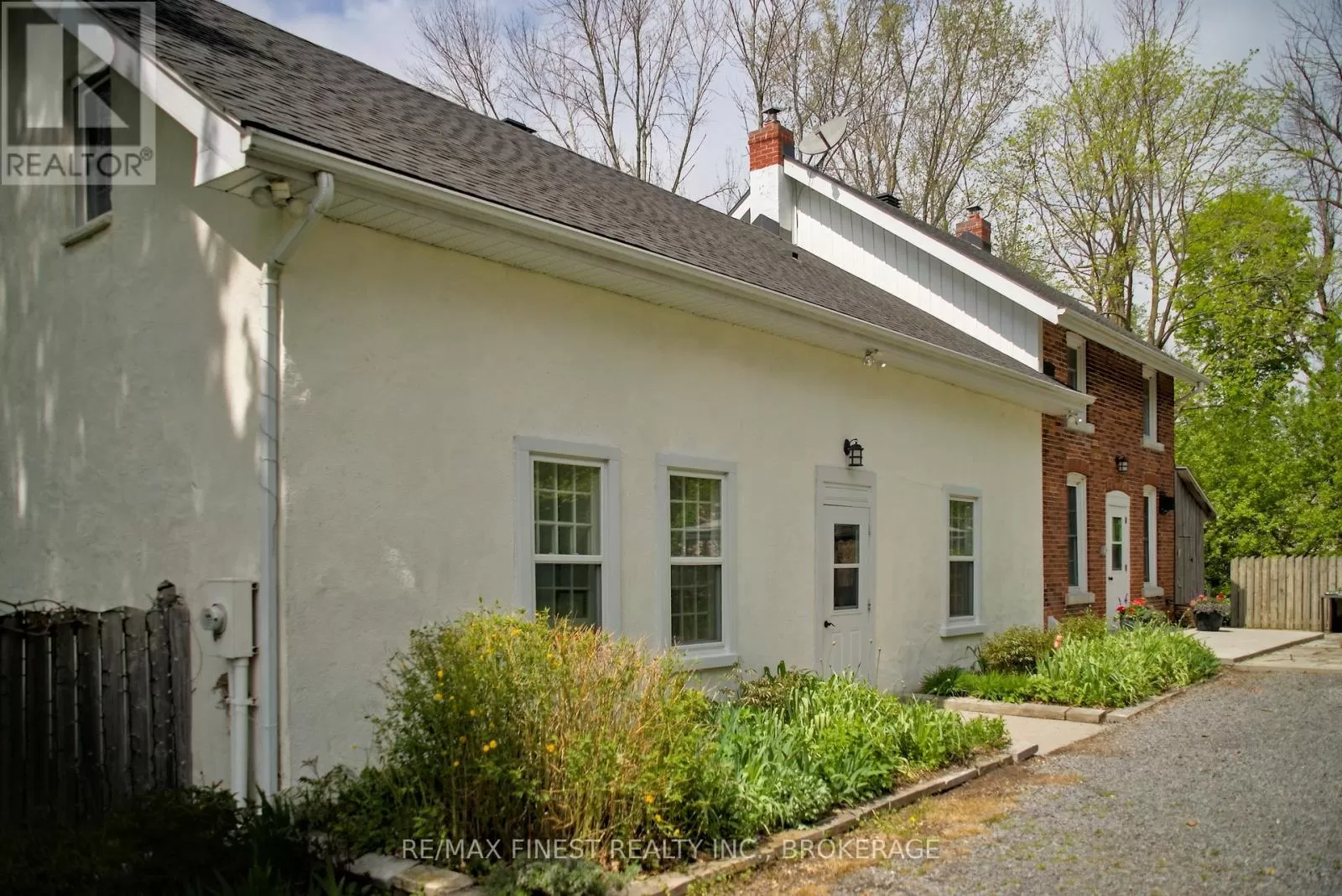 House for rent: 2750 Front Road, Frontenac Islands, Ontario K0H 2S0