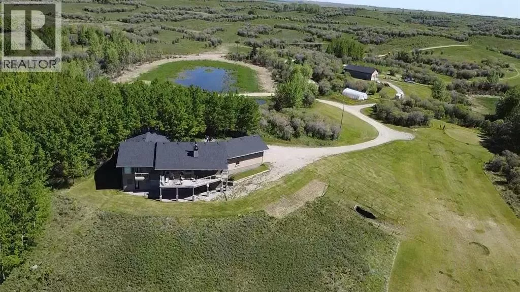 House for rent: 275114 Lochend Road, Rural Rocky View County, Alberta T4C 1A2