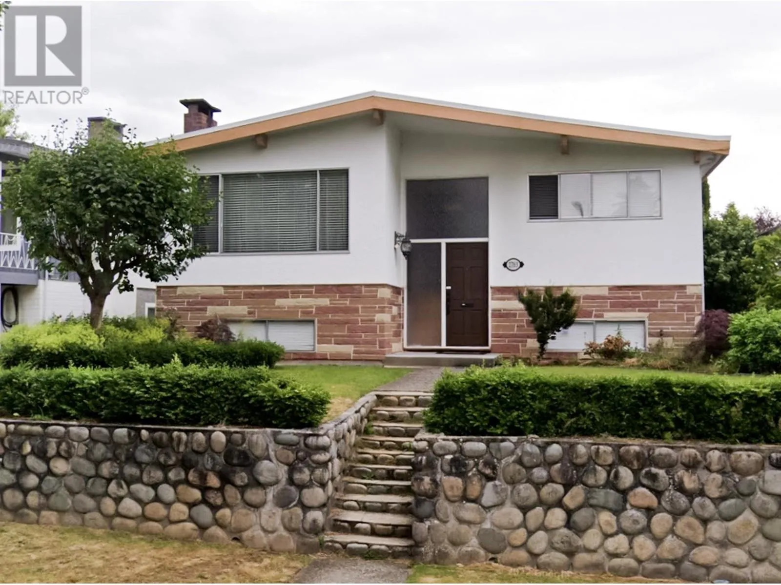 House for rent: 2763 Rosemont Drive, Vancouver, British Columbia V5S 2C6