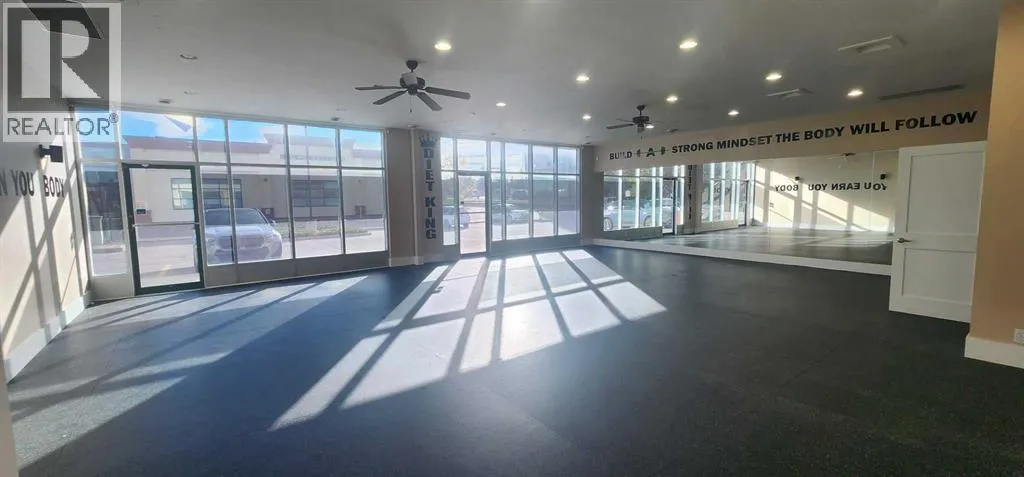 Retail for rent: 2763 Sunridge Way Ne, Calgary, Alberta T1Y 7K7