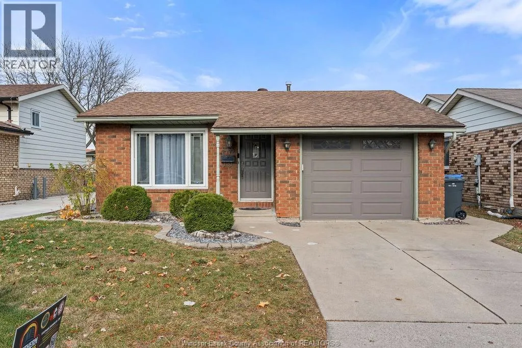 2772 Bramley, Windsor, Ontario N8W 4X2