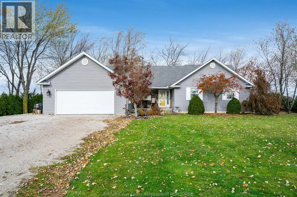 House for rent: 2790 Auction Side Road, Comber, Ontario N0P 1J0