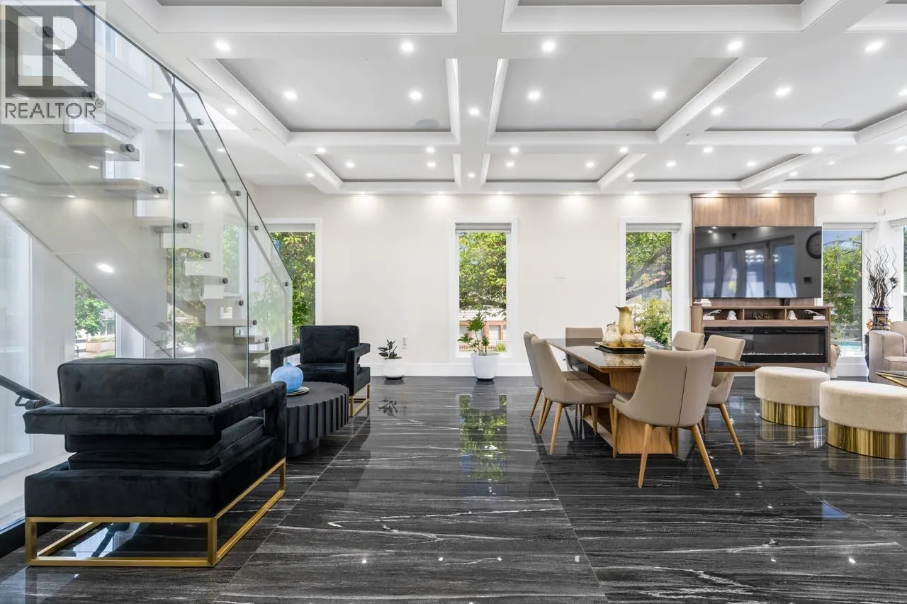 House for rent: 2798 E 43rd Avenue, Vancouver, British Columbia V5R 2Y9