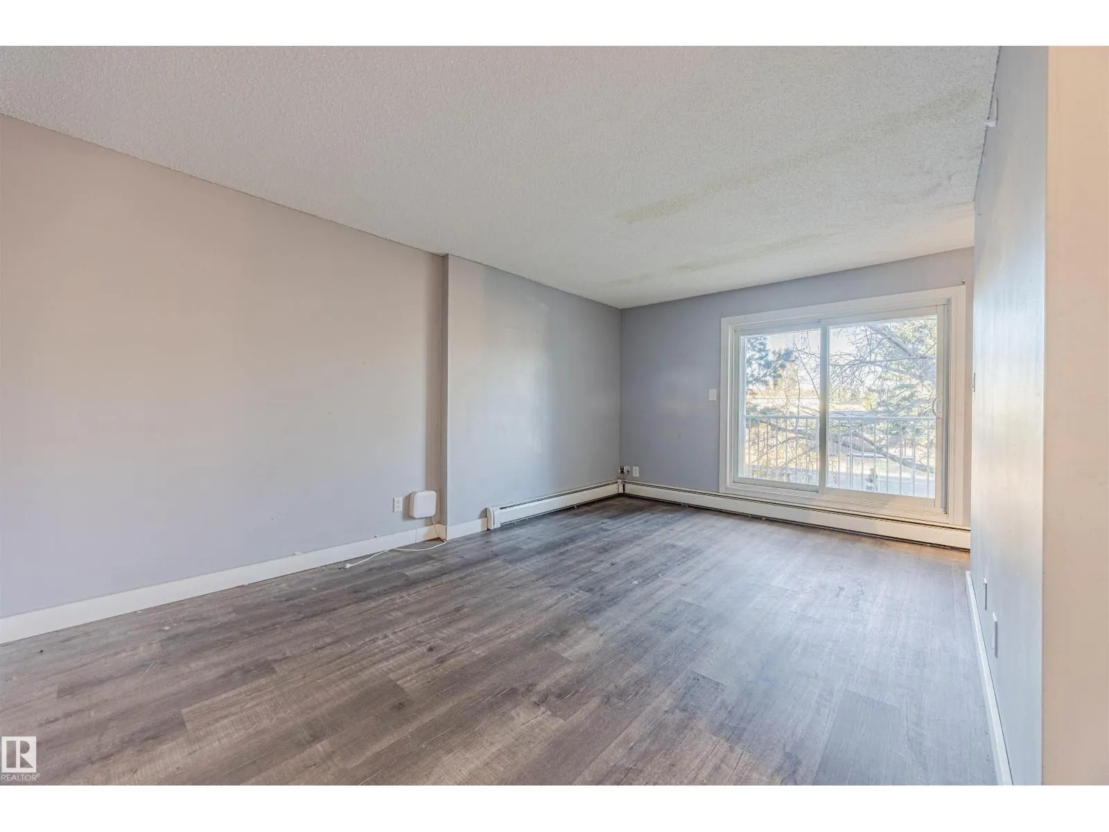 Apartment for rent: #28 11255 31 Av Nw, Edmonton, Alberta T6J 3V6